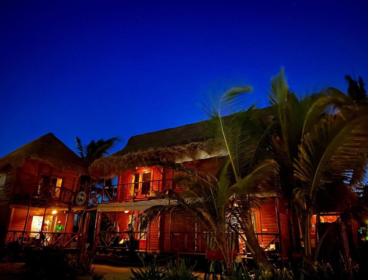 Palmeras de Mahahual Cabañas Exterior foto